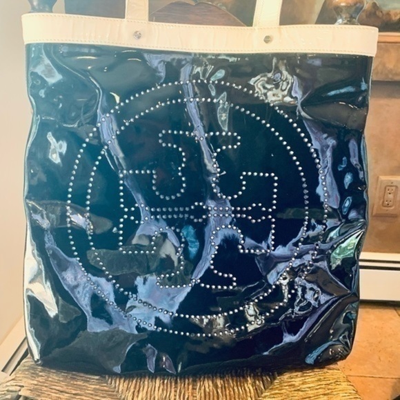 ✨🖤 Tory Burch Black and Cream Patent Leather Tote Bag Bookbag ✨🖤✨ - Picture 2 of 9